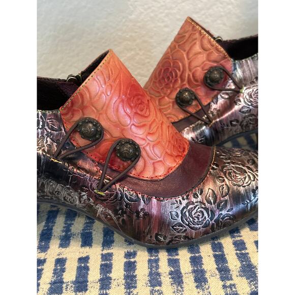 Artist Embossed Funky Leather Vintage Oxford Pumps - Picture 9 of 10